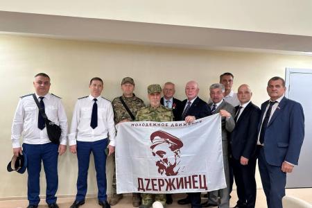 По инициативе Владимира Дзержинского, помощника депутата Госдумы Владислава Егорова, в школе №17 Северодонецка открыт бюст Феликса Дзержинского и школе присвоено его имя