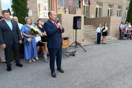 Рязанские коммунисты посетили школы в День знаний