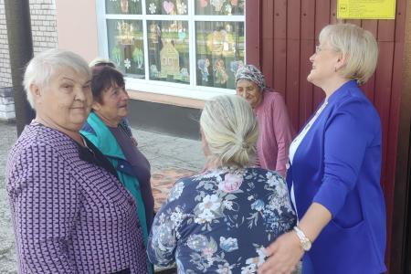 Лидер новгородских коммунистов Ольга Ефимова продолжает предвыборные поездки по районам