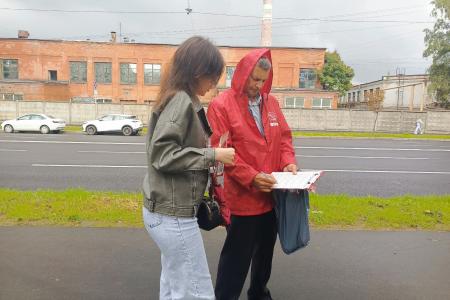 Коммунисты Петербурга продолжают проведение Народного референдума