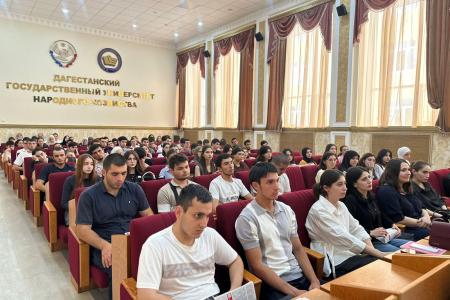 Выборы в Республике Дагестан. В Махачкале проходят встречи кандидатов-коммунистов с избирателями