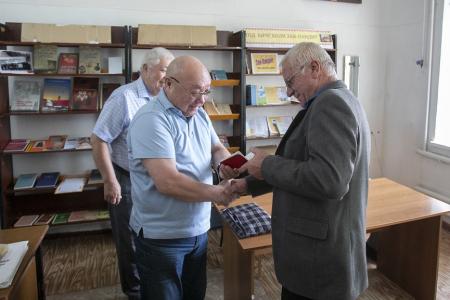 Депутаты фракции КПРФ в Народном Хурале Калмыкии провели встречу с избирателями в поселке Яшкуль