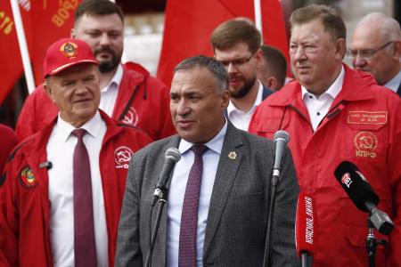 Московские коммунисты приняли участие в формировании гумконвоя КПРФ