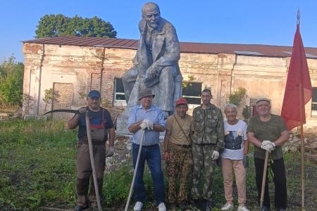 Пензенская область. Возрождение истории: коммунисты Каменского района восстановили памятник Ленину