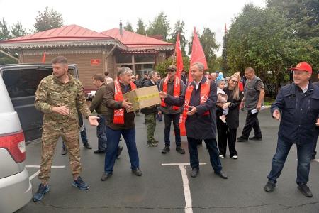 Новосибирские коммунисты отправили пятый конвой в зону СВО