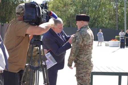 На Сапун-горе в Севастополе Н.В. Коломейцев и В.М. Пархоменко наградили участников СВО