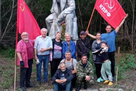 Пензенская область. Возрождение истории: коммунисты Каменского района восстановили памятник Ленину