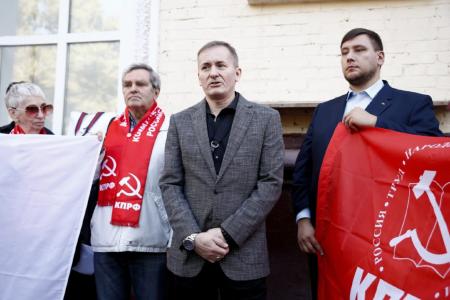 Цветы Сальвадору Альенде – Товарищу Президенту