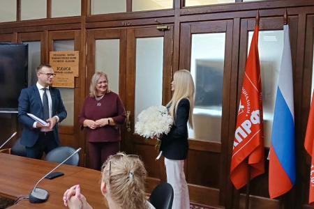 Юные туляки посетили Государственную Думу: десятиклассники из гимназии №1 города Тулы встретились с депутатом Владимиром Исаковым