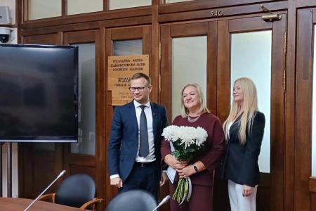 Юные туляки посетили Государственную Думу: десятиклассники из гимназии №1 города Тулы встретились с депутатом Владимиром Исаковым