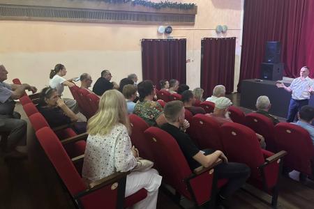 Краснодарский край. Кандидат в губернаторы Александр Сафронов активно проводит встречи с избирателями