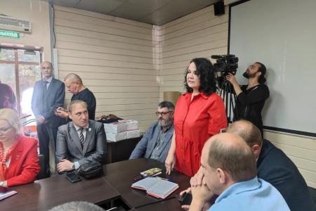 К.К. Тайсаев, С.П. Обухов, Н.А. Останина и Р.И. Сулейманов работают на XI Съезде народных депутатов Новосибирской области