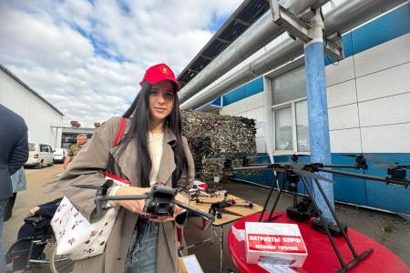 Подмосковные комсомольцы выполнили заявку бойцов с Курского направления