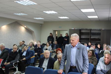 «Ответом на вызовы – усилим работу»: Денис Курочкин возглавил Челябинский обком КПРФ