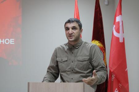 «Ответом на вызовы – усилим работу»: Денис Курочкин возглавил Челябинский обком КПРФ