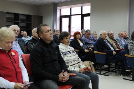 «Ответом на вызовы – усилим работу»: Денис Курочкин возглавил Челябинский обком КПРФ