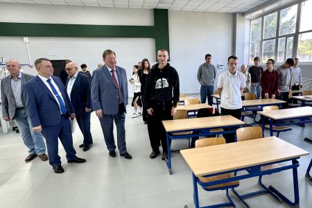 Владимир Кашин поздравил студентов Луховицкого аграрно-промышленного техникума с Днем знаний
