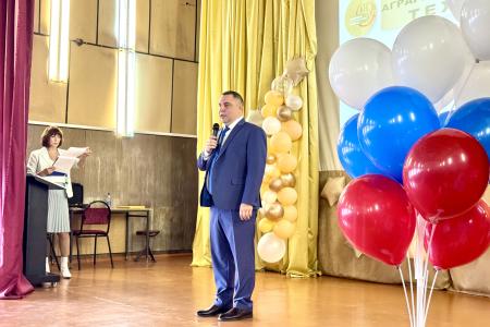 Владимир Кашин поздравил студентов Луховицкого аграрно-промышленного техникума с Днем знаний