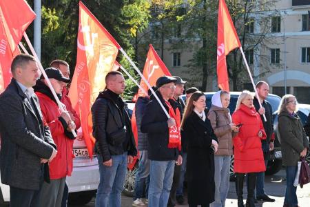 Ульяновск. 144-й гуманитарный конвой КПРФ отправился в Донбасс и Новороссию