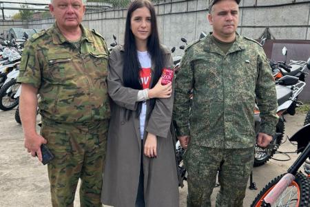Подмосковные комсомольцы выполнили заявку бойцов с Курского направления