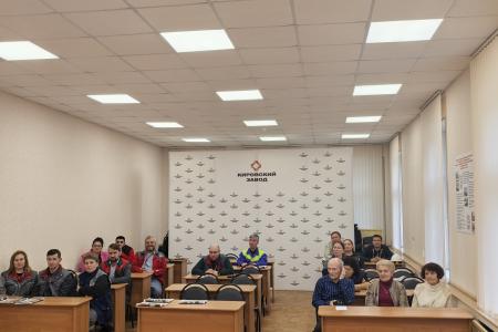 Депутат Сергей Пантелеев встретился с председателями профсоюзных организаций Объединенного профсоюза Кировского завода