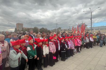 В.И. Кашин продолжил свой визит в Рязань посещением главной площади города, носящей имя Владимира Ильича Ленина