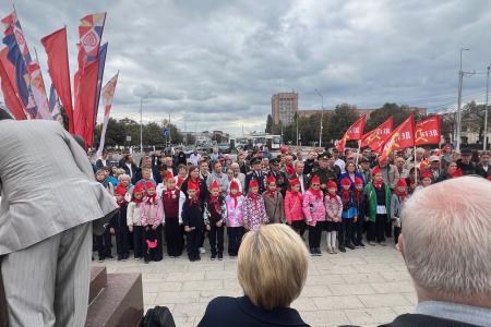 В.И. Кашин продолжил свой визит в Рязань посещением главной площади города, носящей имя Владимира Ильича Ленина