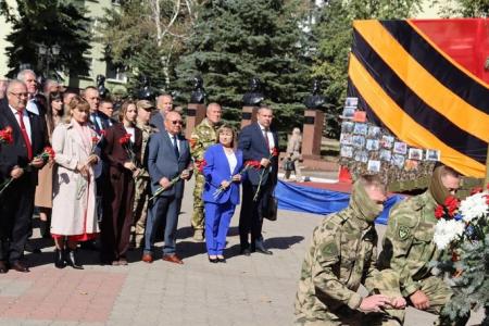 Вице-спикер парламента Калмыкии - глава фракции КРО КПРФ в Народном Хурале Николай Нуров поздравил антрацитовцев со 130-летием города
