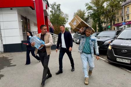 В Международный день благотворительности ульяновские коммунисты-доноры во главе с Айратом Гибатдиновым сдали свою кровь