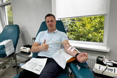 В Международный день благотворительности ульяновские коммунисты-доноры во главе с Айратом Гибатдиновым сдали свою кровь