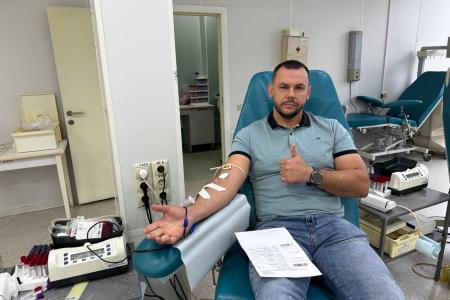 В Международный день благотворительности ульяновские коммунисты-доноры во главе с Айратом Гибатдиновым сдали свою кровь