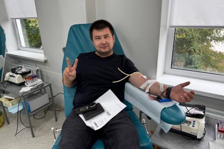 В Международный день благотворительности ульяновские коммунисты-доноры во главе с Айратом Гибатдиновым сдали свою кровь