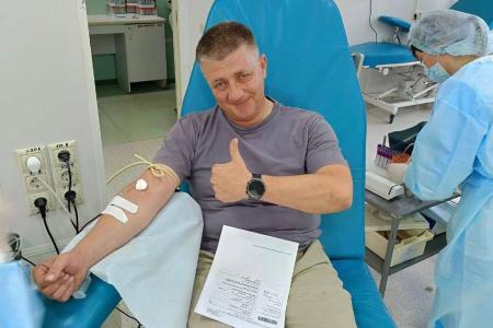 В Международный день благотворительности ульяновские коммунисты-доноры во главе с Айратом Гибатдиновым сдали свою кровь