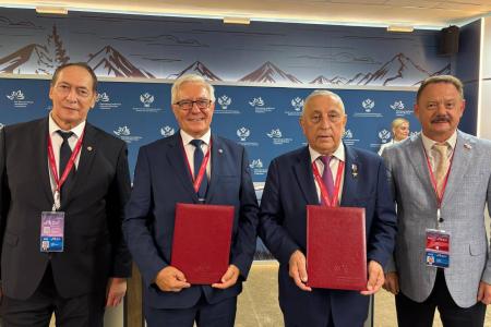 Н.М. Харитонов продолжил работу на Восточном экономическом форуме – 2025