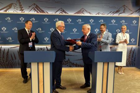 Н.М. Харитонов продолжил работу на Восточном экономическом форуме – 2025