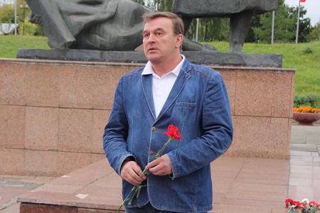 Ивановские коммунисты и комсомольцы почтили память павших героев в день 80-летия окончания Второй Мировой войны
