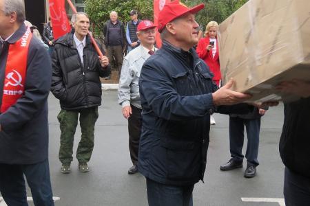 Новосибирские коммунисты отправили пятый конвой в зону СВО