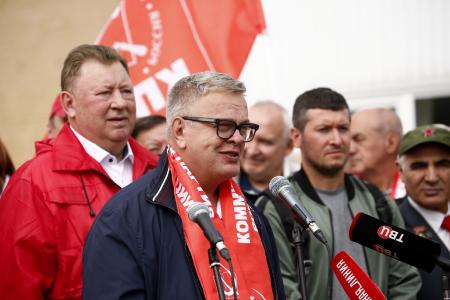 Московские коммунисты приняли участие в формировании гумконвоя КПРФ