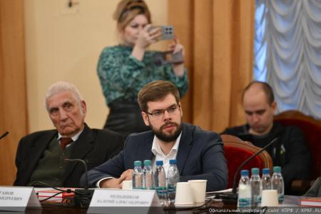 Фракция КПРФ в Госдуме провела круглый стол “От эпохи роботов - к эре человека. Искусственный интеллект и социализм”