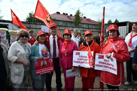 В зону СВО отправлен 143-й гуманитарный конвой от КПРФ