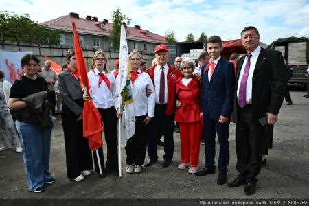 В зону СВО отправлен 143-й гуманитарный конвой от КПРФ