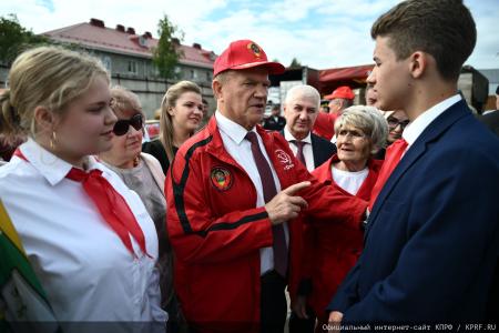 В зону СВО отправлен 143-й гуманитарный конвой от КПРФ