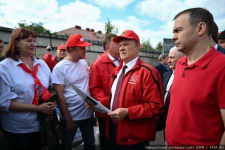 В зону СВО отправлен 143-й гуманитарный конвой от КПРФ