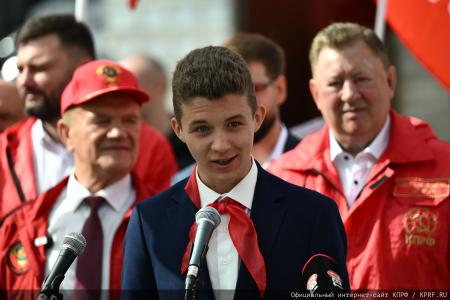 В зону СВО отправлен 143-й гуманитарный конвой от КПРФ