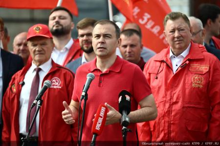 В зону СВО отправлен 143-й гуманитарный конвой от КПРФ