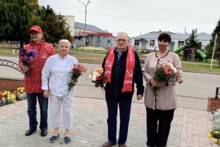 Саратовские коммунисты отметили 80-летие Победы над милитаристской Японией и окончание Второй мировой войны