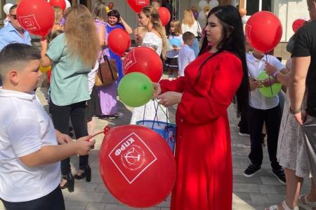 Коммунисты Херсонской области поздравили детей с Днём знаний