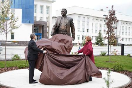 Памятник советскому партийному и государственному деятелю А.С. Дрыгину открыт в Вологде