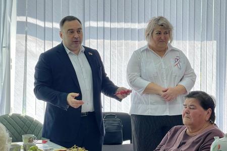 Крымские коммунисты побывали в Кировском районе с целью посещения Комплексного центра социального обслуживания граждан пожилого возраста и инвалидов Кировского района