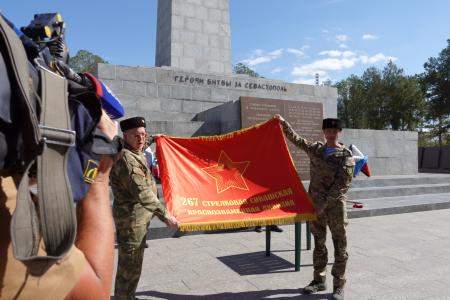 На Сапун-горе в Севастополе Н.В. Коломейцев и В.М. Пархоменко наградили участников СВО